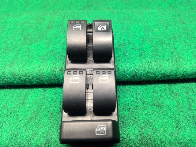 【中古】ムーヴコンテ DBA-L575S パワーウインドウスイッチ 84820-B2330