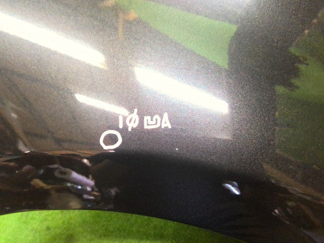 【中古】アクア DAA-NHP10 右フロントフェンダー 53811-52310