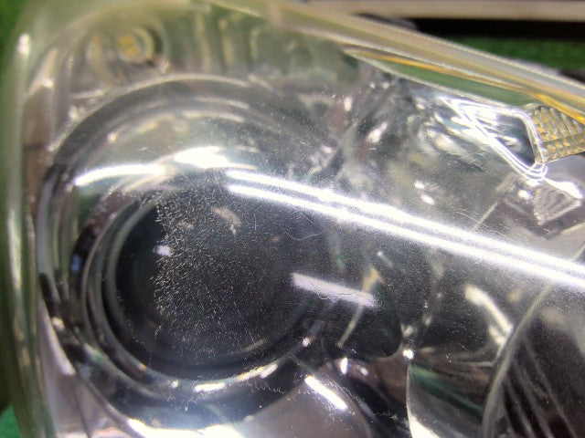 【中古】アクア DAA-NHP10 右ヘッドランプＡＳＳＹ 81110-52E60