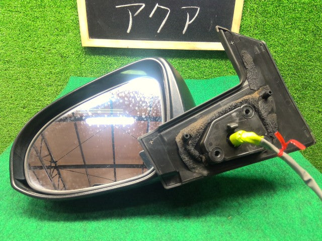 【中古】アクア DAA-NHP10 左サイドミラー 87940-52D50