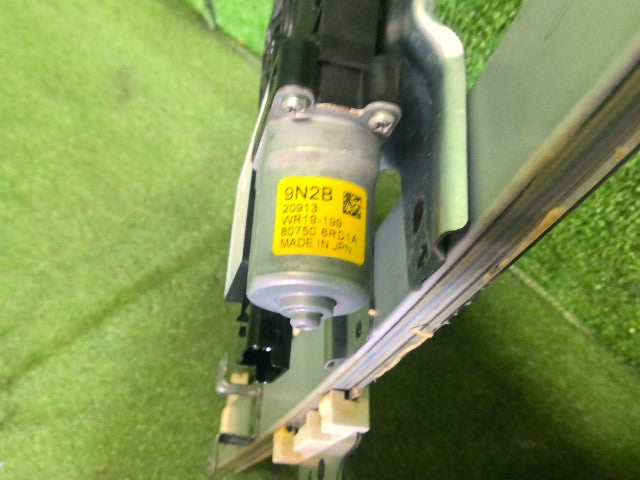 【中古】エクストレイル 6AA-SNT33 右フロントドアレギュレータ・モーター 80720-6RA0A