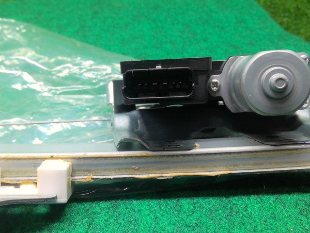 【中古】エクストレイル 6AA-SNT33 右フロントドアレギュレータ・モーター 80720-6RA0A