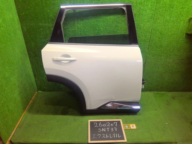 【中古】エクストレイル 6AA-SNT33 右リアドアＡＳＳＹ H210M-6RAAA