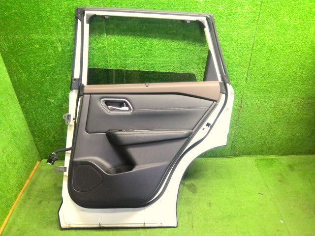 【中古】エクストレイル 6AA-SNT33 右リアドアＡＳＳＹ H210M-6RAAA