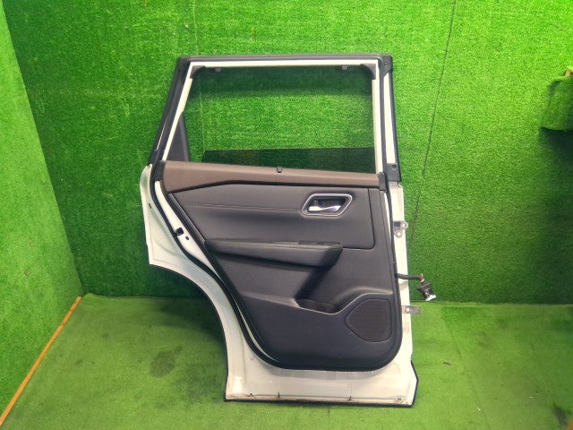 【中古】エクストレイル 6AA-SNT33 左リアドアＡＳＳＹ H210A-6RAAA