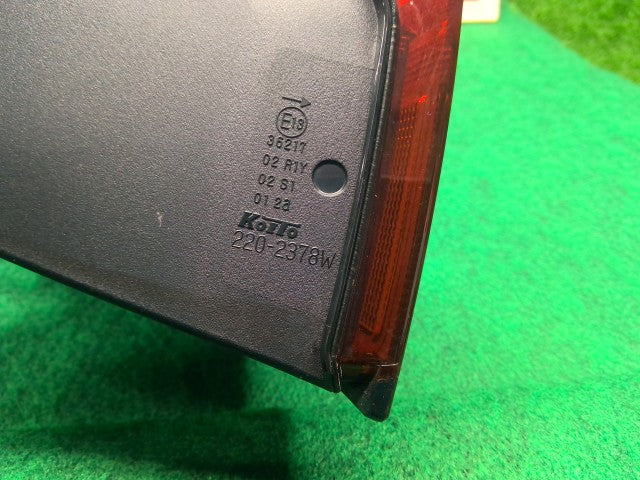 【中古】エクストレイル 6AA-SNT33 右テールランプ 26550-6RA0A