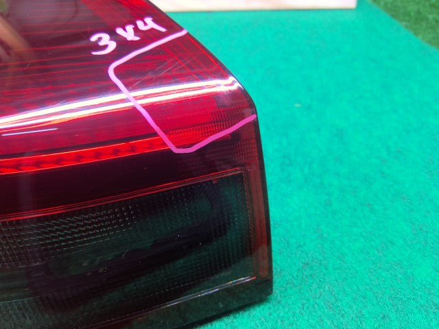 【中古】エクストレイル 6AA-SNT33 左テールランプ 26555-6RA0A