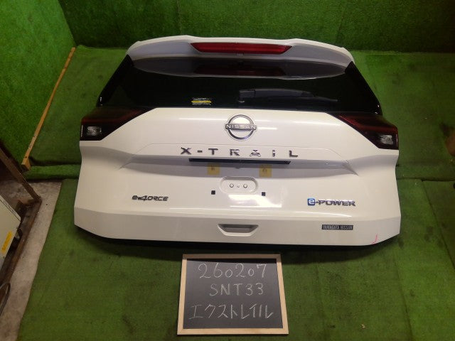 【中古】エクストレイル 6AA-SNT33 バックドアＡＳＳＹ 9001A-6RC6E