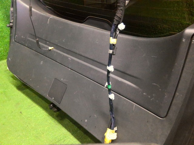 【中古】エクストレイル 6AA-SNT33 バックドアＡＳＳＹ 9001A-6RC6E