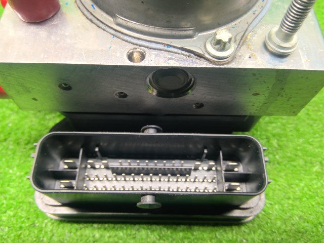 【中古】エクストレイル 6AA-SNT33 ＡＢＳアクチュエーター 47660-6RU5D