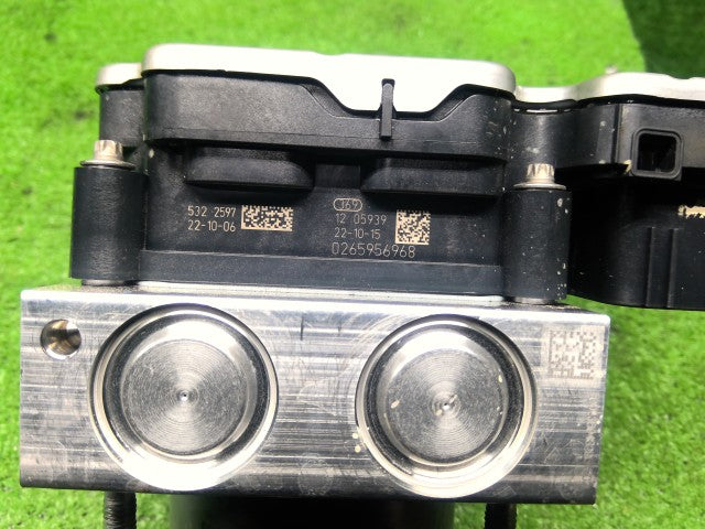 【中古】エクストレイル 6AA-SNT33 ＡＢＳアクチュエーター 47660-6RU5D
