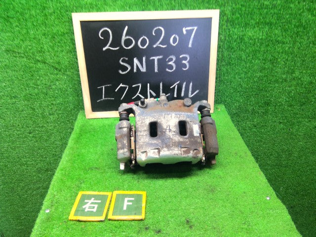 【中古】エクストレイル 6AA-SNT33 右フロントキャリパー 41001-5MT0A