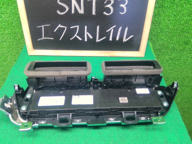 【中古】エクストレイル 6AA-SNT33 ＡＣ エアコンスイッチパネル