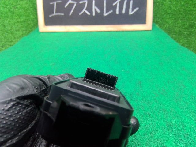 【中古】エクストレイル 6AA-SNT33 パワーウインドウスイッチ 25401-6UA1A