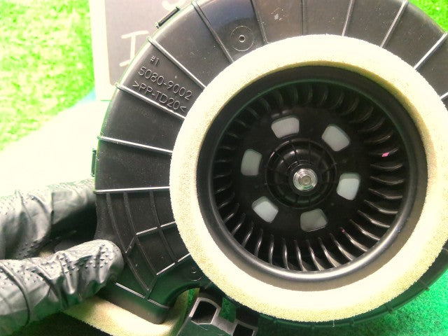 【中古】エクストレイル 6AA-SNT33 ＨＶバッテリーファンモーター 295D0-6UM0A