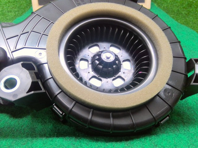 【中古】エクストレイル 6AA-SNT33 ＨＶバッテリーファンモーター 295D0-6UM0A