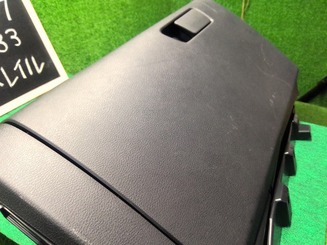【中古】エクストレイル 6AA-SNT33 グローブＢＯＸ 68102-6RA1A