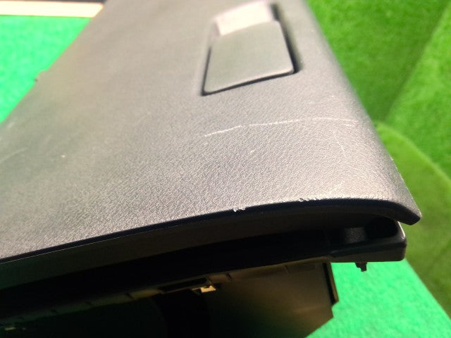 【中古】エクストレイル 6AA-SNT33 グローブＢＯＸ 68102-6RA1A