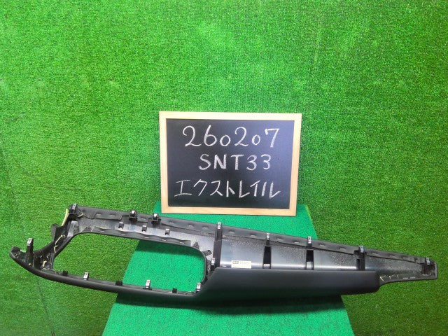 【中古】エクストレイル 6AA-SNT33 エアコン吹き出し口 68411-6RA1A