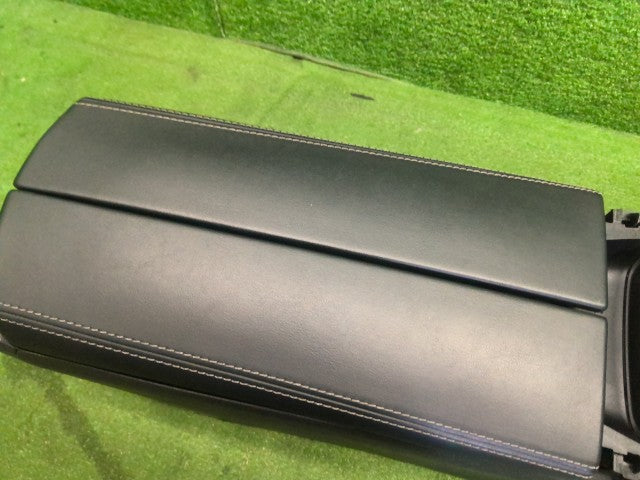 【中古】エクストレイル 6AA-SNT33 コンソールボックス 96910-6RA2A
