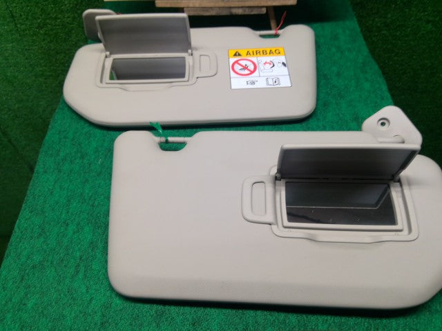 【中古】エクストレイル 6AA-SNT33 サンバイザー 96400-6RB6A