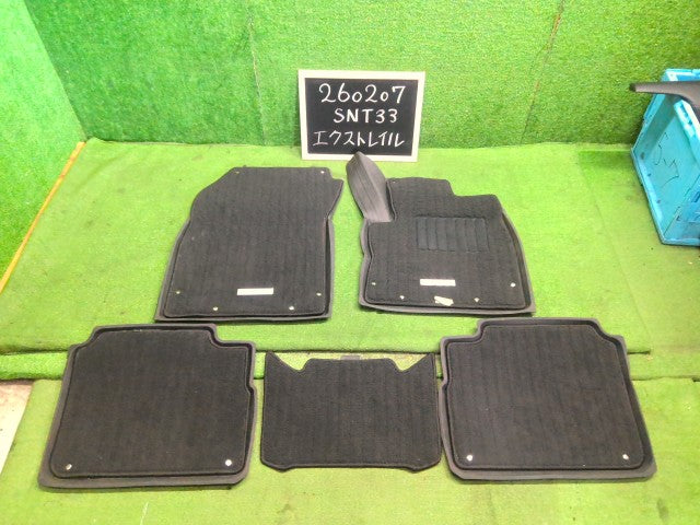 【中古】エクストレイル 6AA-SNT33 フロアマット QAB
