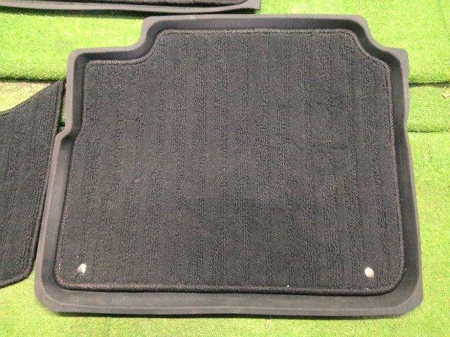 【中古】エクストレイル 6AA-SNT33 フロアマット QAB