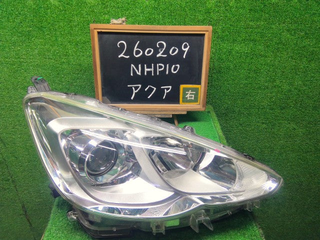 アクア 右ヘッドランプＡＳＳＹ DAA-NHP10 81110-52K40