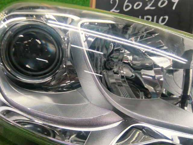 アクア 右ヘッドランプＡＳＳＹ DAA-NHP10 81110-52K40