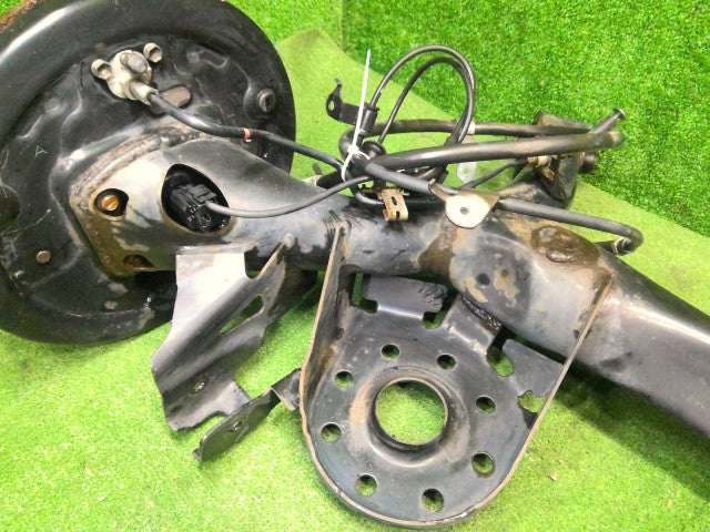 アクア ＲアクスルホーシングＡＳＳＹ DAA-NHP10 42110-52332