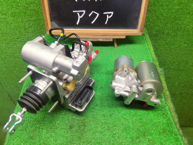 アクア ＡＢＳアクチュエーター DAA-NHP10 47050-52430