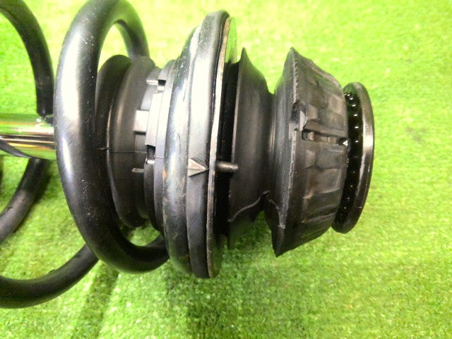 アクア 左ＦストラットＡＳＳＹ DAA-NHP10 43212-52050