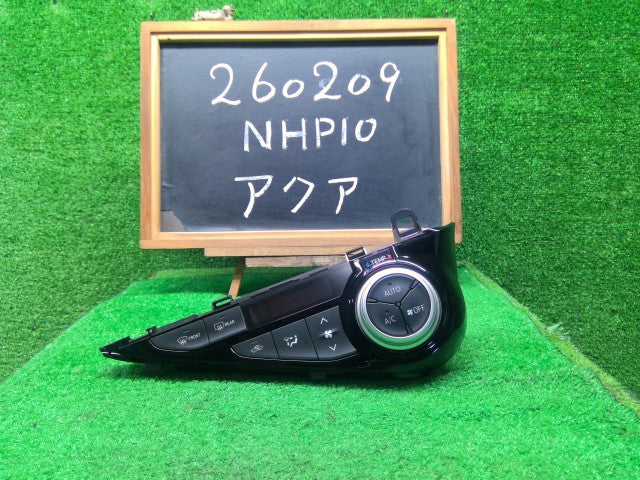 アクア Ａ／Ｃスイッチパネル DAA-NHP10 55900-52A60