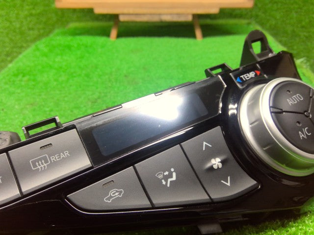 アクア Ａ／Ｃスイッチパネル DAA-NHP10 55900-52A60