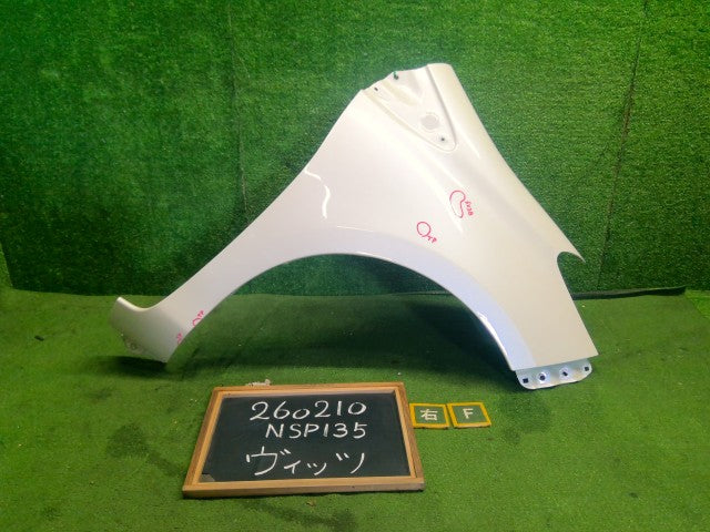 【中古】ヴィッツ DBA-NSP135 右 フロント