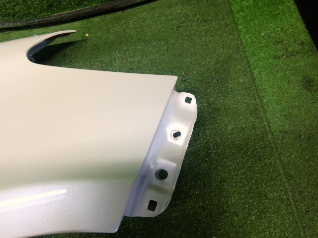 【中古】ヴィッツ DBA-NSP135 右 フロント