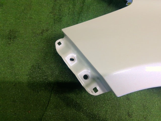 【中古】ヴィッツ DBA-NSP135 左 フロント
