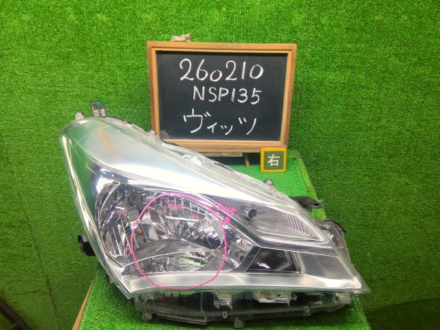 【中古】ヴィッツ DBA-NSP135 右ヘッドランプＡＳＳＹ 81130-52L40