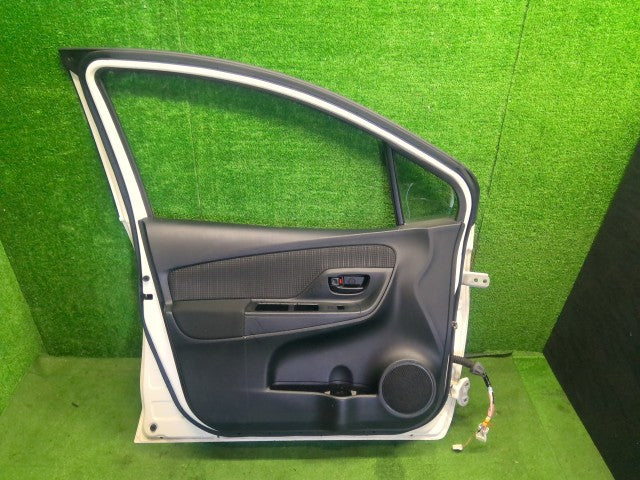【中古】ヴィッツ DBA-NSP135 左 フロント