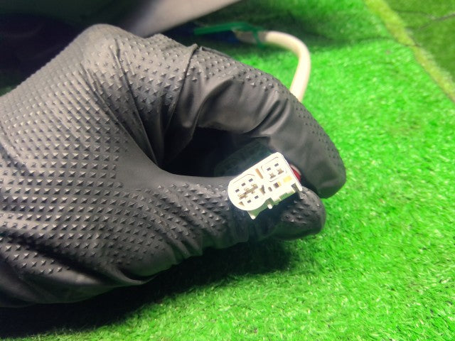 【中古】ヴィッツ DBA-NSP135 右サイドミラー 87910-52B90