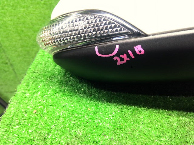 【中古】ヴィッツ DBA-NSP135 右サイドミラー 87910-52B90