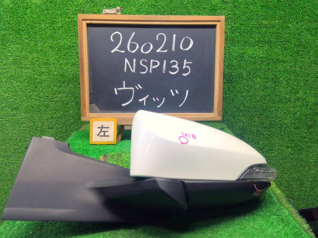 【中古】ヴィッツ DBA-NSP135 左サイドミラー 87940-52B30