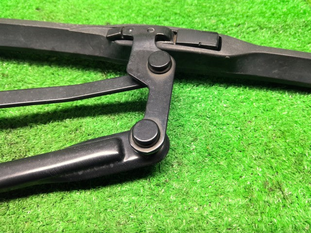 【中古】ヴィッツ DBA-NSP135 フロント ワイパーアーム