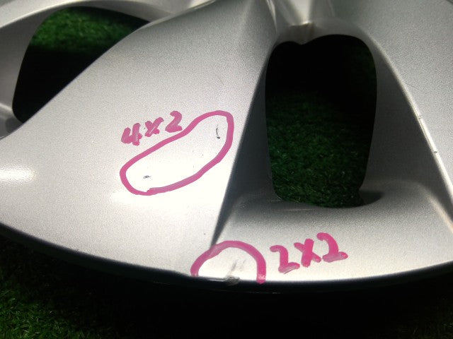 【中古】No1 ヴィッツ DBA-NSP135 ホイールキャップ