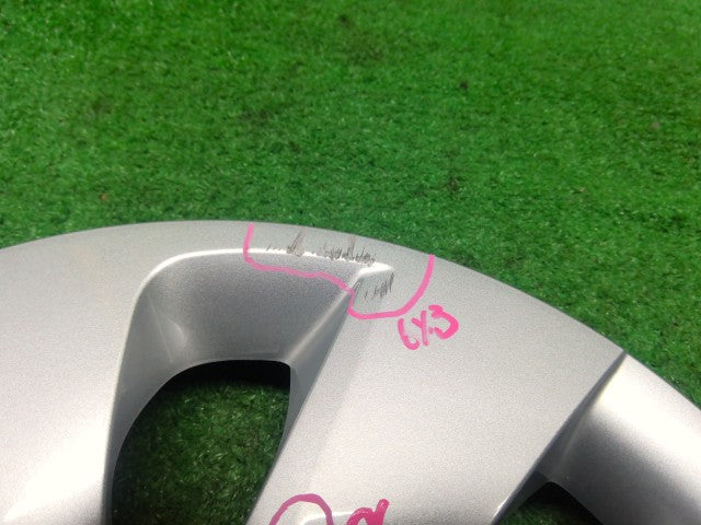 【中古】No2 ヴィッツ DBA-NSP135 ホイールキャップ