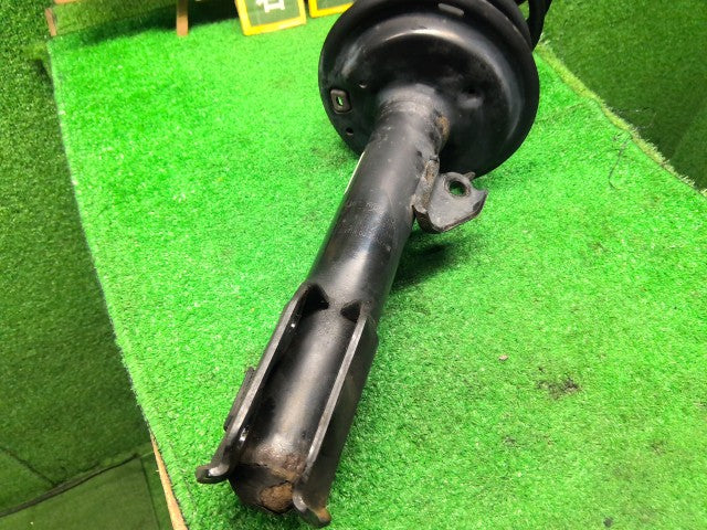【中古】ヴィッツ DBA-NSP135 右 フロント