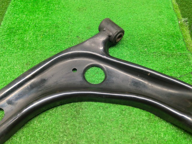 【中古】ヴィッツ DBA-NSP135 左 フロント