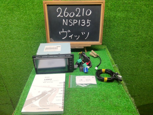 【中古】ヴィッツ DBA-NSP135 NSCN-W68 カーナビゲーション