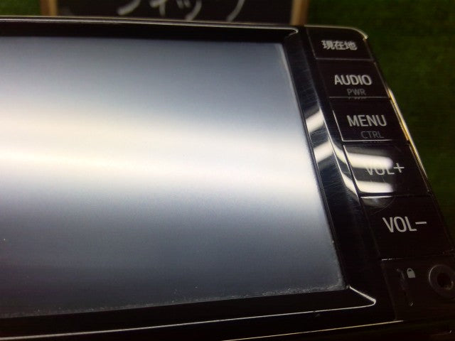 【中古】ヴィッツ DBA-NSP135 NSCN-W68 カーナビゲーション