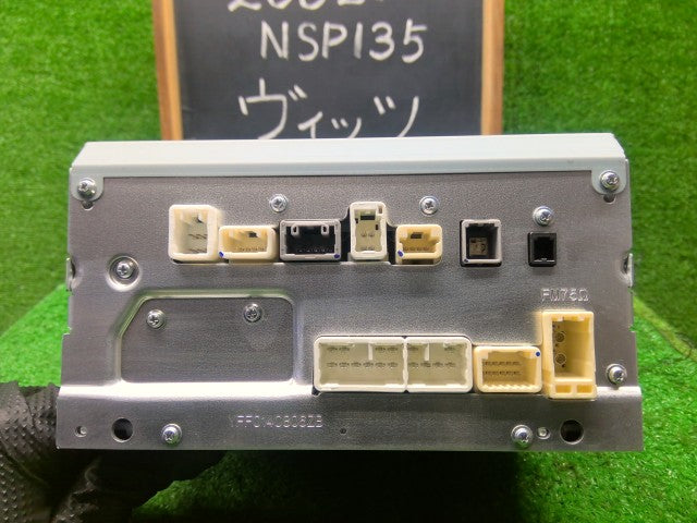 【中古】ヴィッツ DBA-NSP135 NSCN-W68 カーナビゲーション